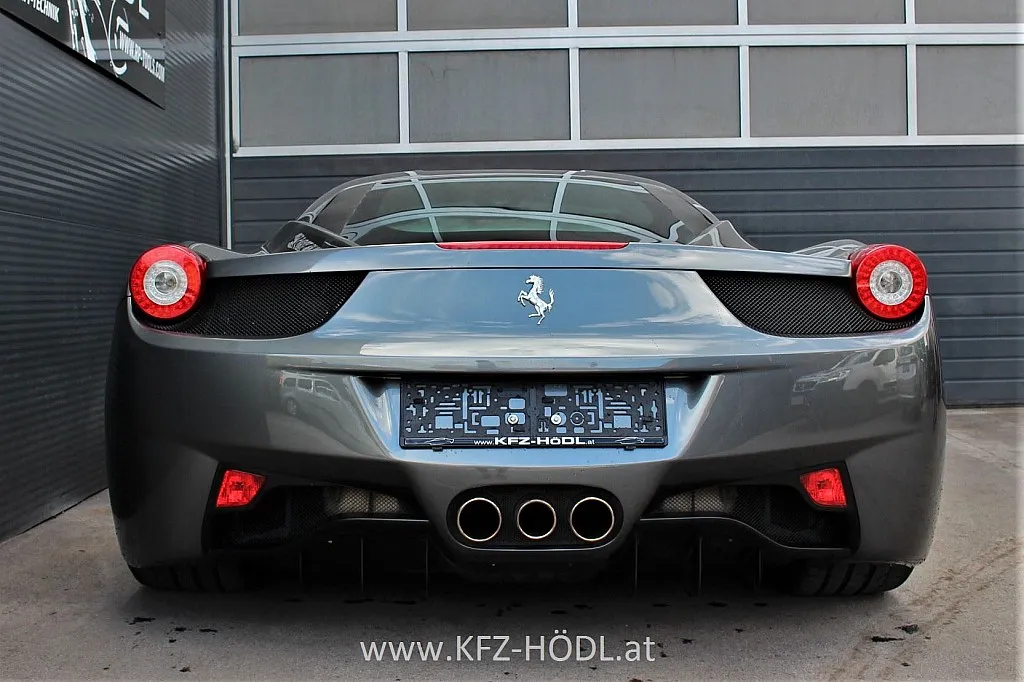 Ferrari 458 Italia Image 7