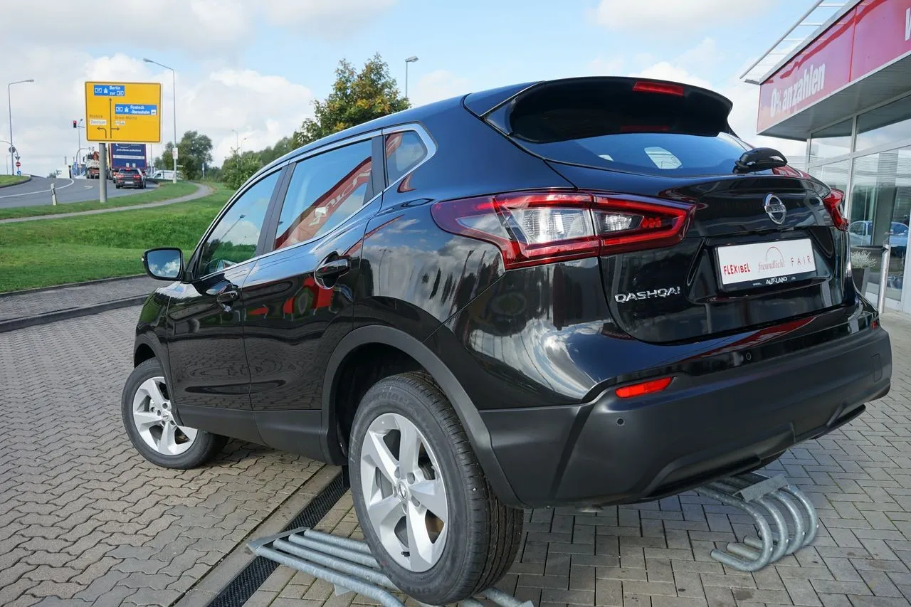 Nissan Qashqai 1.3 DIG-T...  Image 2