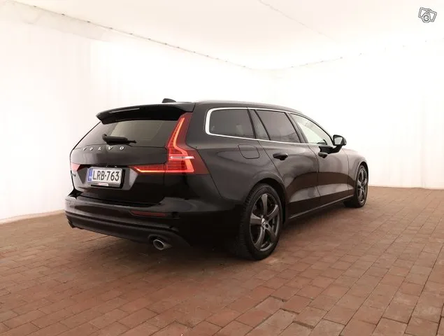 Volvo V60 T6 TwE AWD Momentum aut - Polttoainetoiminen lisäl Image 2