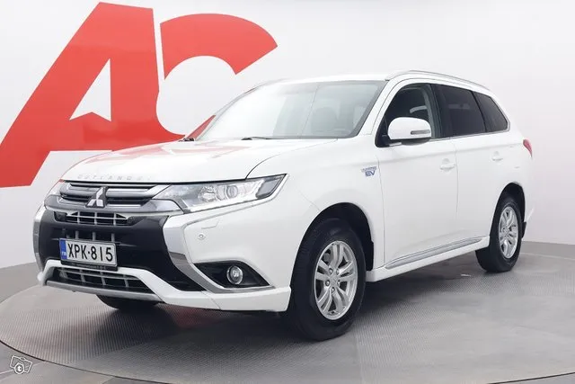 Mitsubishi Outlander Intense Plus 4WD 5P - Ladattava hybridi Image 1